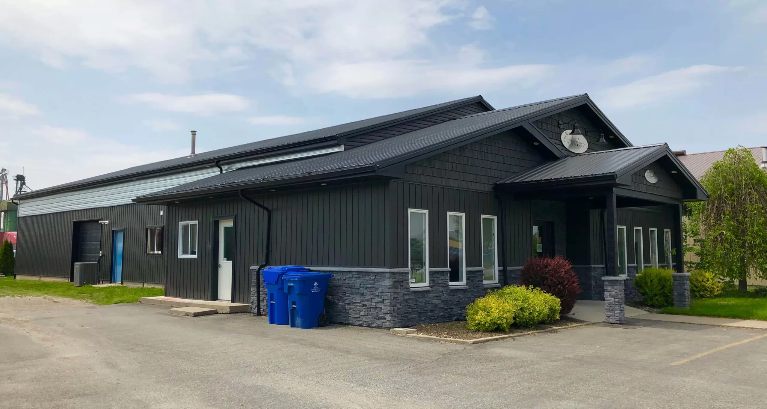 Dresden Veterinary Clinic 1220 Wellington St. Dresden (1)